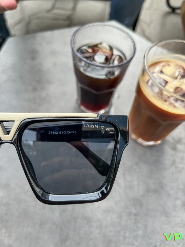 Louis Vuitton 1.1 Evidence Sunglasses (Z1502W, 1.1 EVIDENCE